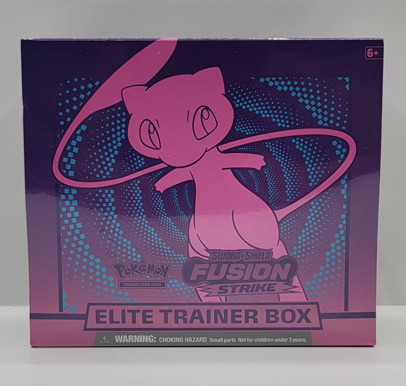 Elite Trainer Box Sword & Shield Fusion Strike